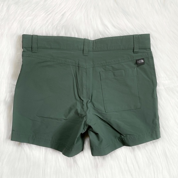 The North Face Girl’s Parker Shorts In Duck Green - Picture 5 of 7
